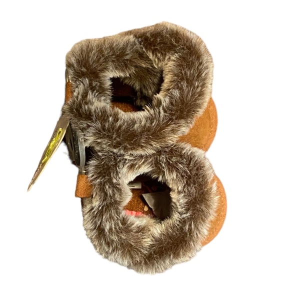 {First Steps} Faux Fur Boots Stage 1 shoes size 0-3 Months - Picture 5 of 5
